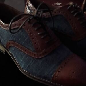 Elegant Two-Tone Oxford Shoes for Men